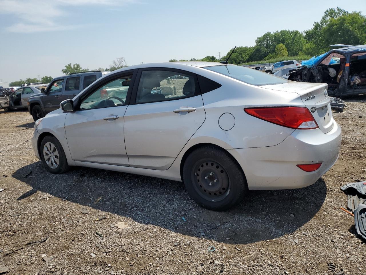 2017 HYUNDAI ACCENT SE photo 2