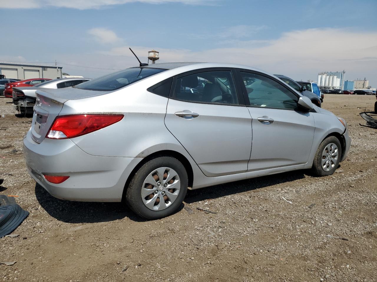 2017 HYUNDAI ACCENT SE photo 3