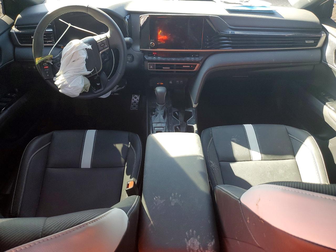 2025 TOYOTA CAMRY XSE photo 8