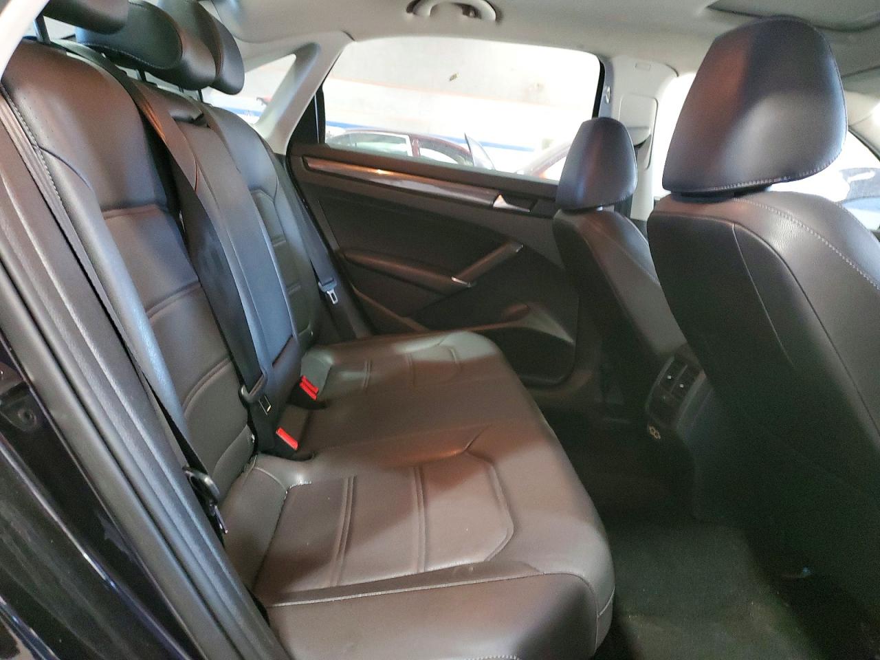 2020 VOLKSWAGEN PASSAT R-LINE photo 10