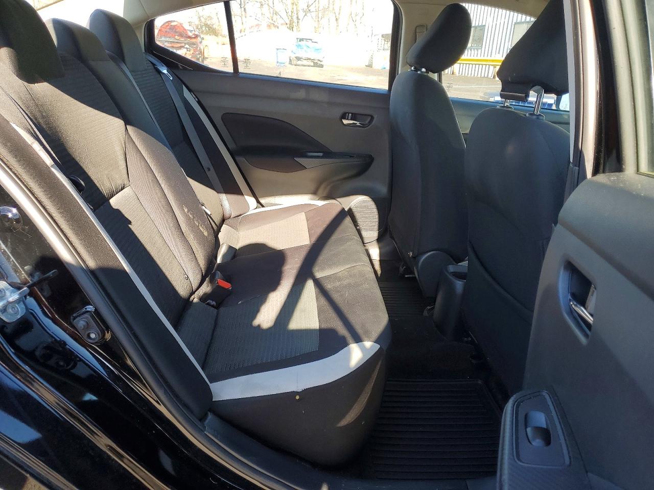 2021 NISSAN VERSA SV photo 10