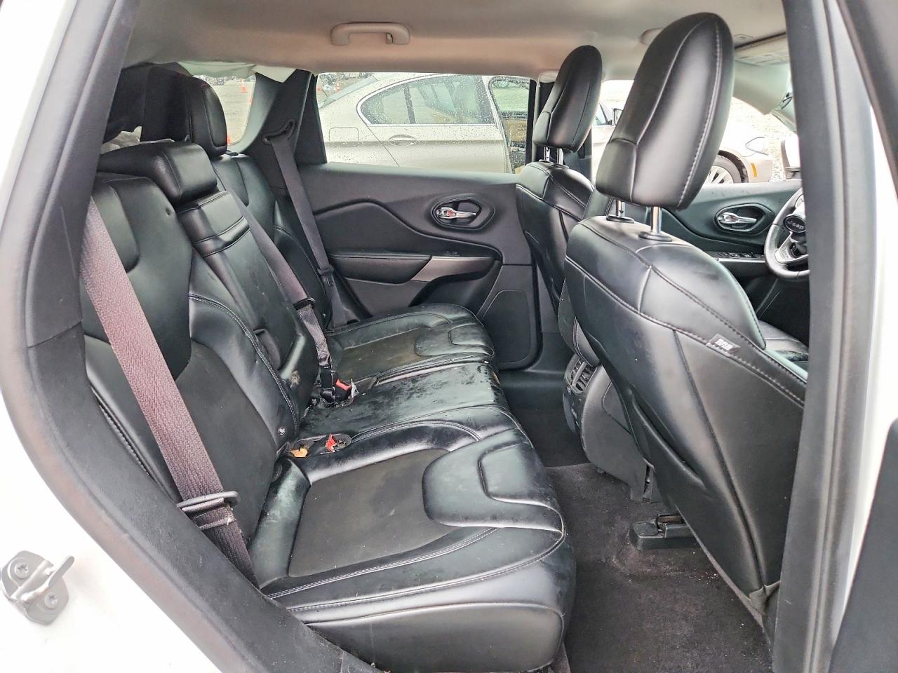 2019 JEEP CHEROKEE LATITUDE PLUS photo 19