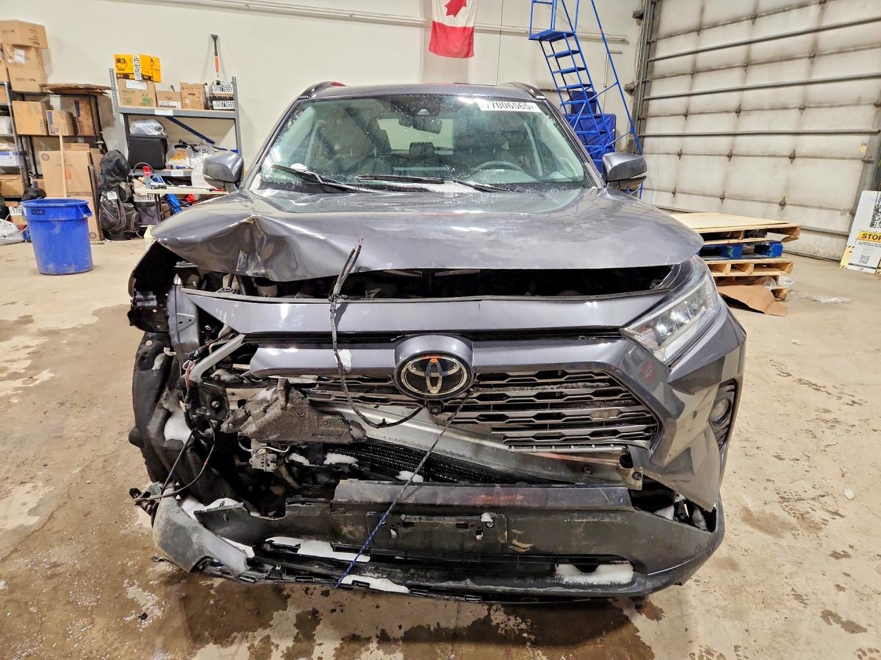 2019 TOYOTA RAV4 LIMITED photo 9