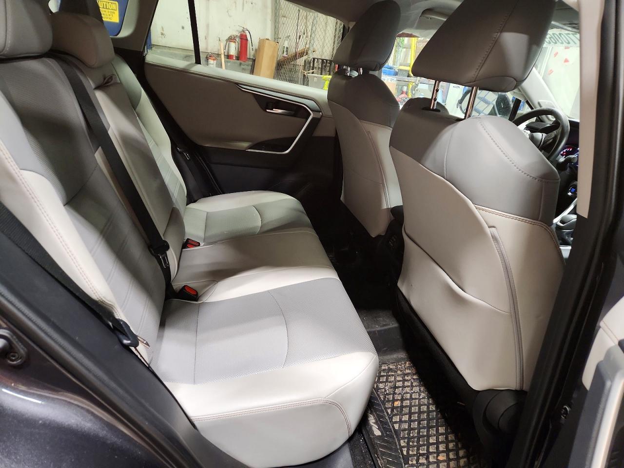 2019 TOYOTA RAV4 LIMITED photo 21