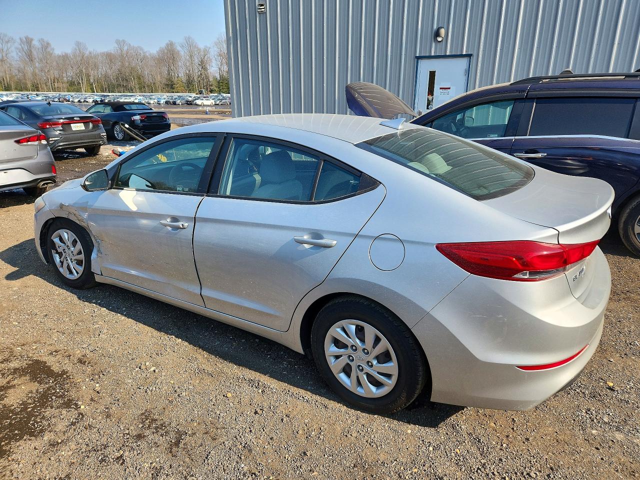 2017 HYUNDAI ELANTRA SE photo 3