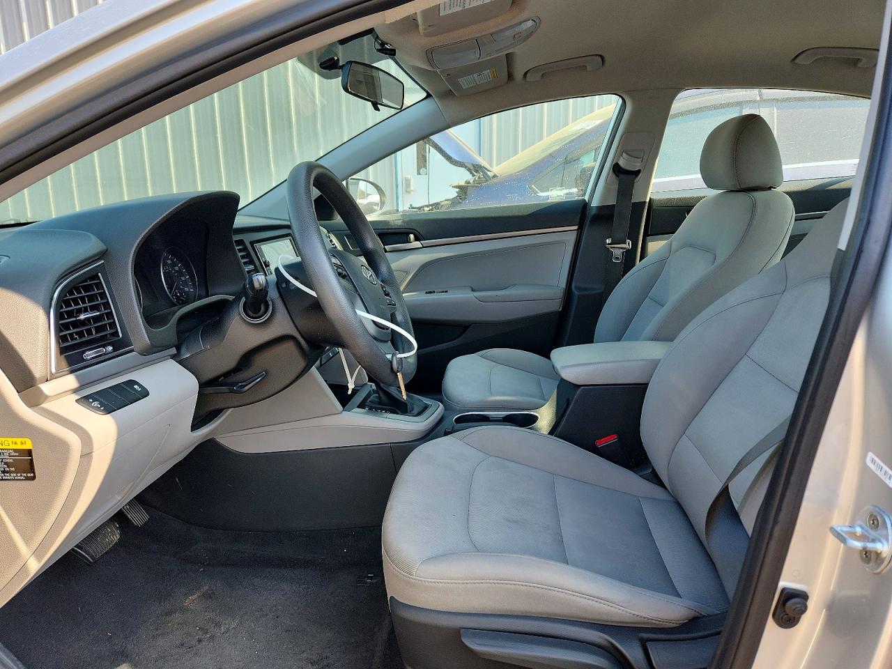 2017 HYUNDAI ELANTRA SE photo 13