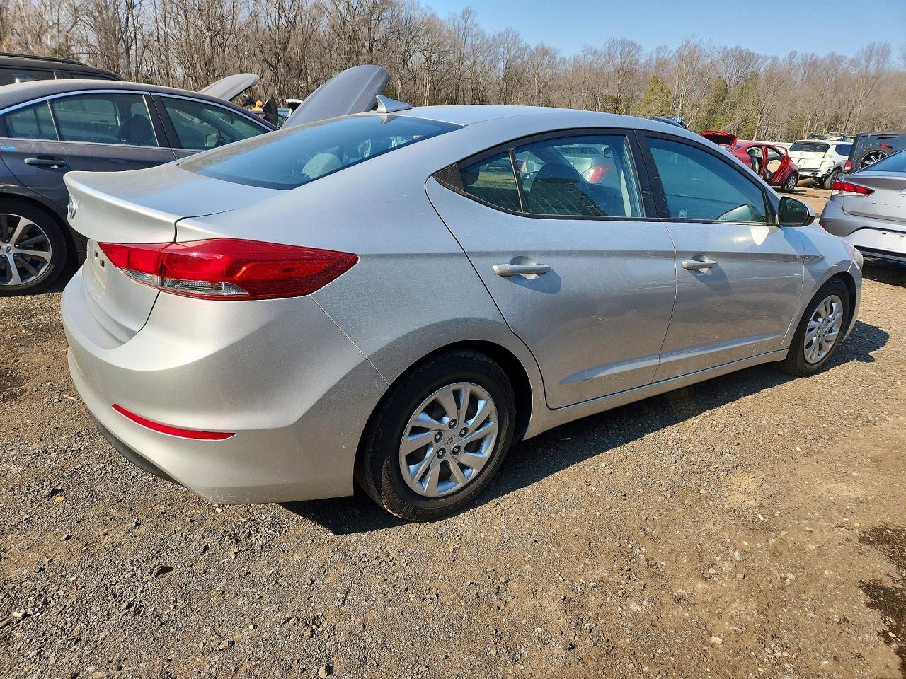 2017 HYUNDAI ELANTRA SE photo 5