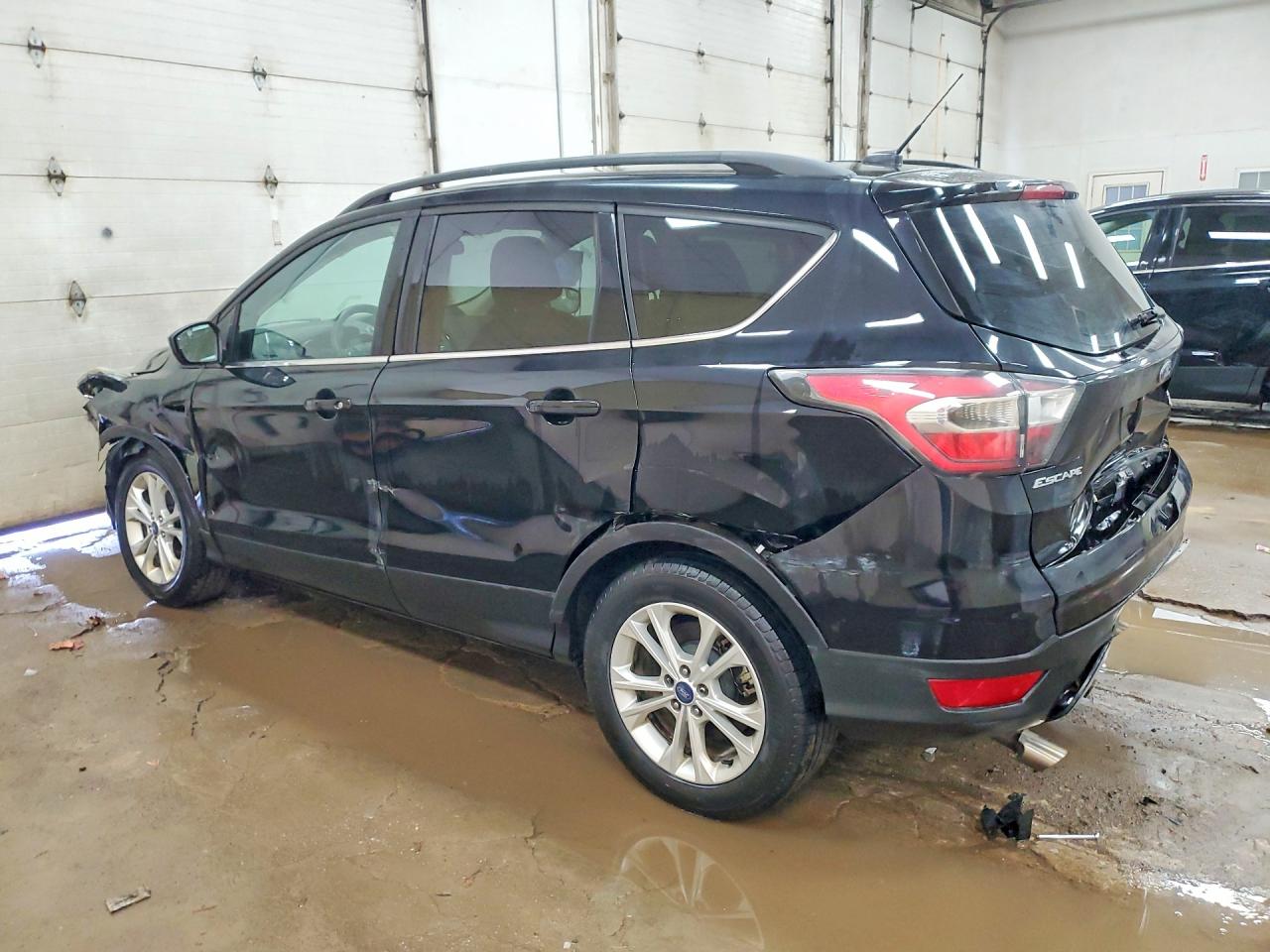 2017 FORD ESCAPE SE photo 4