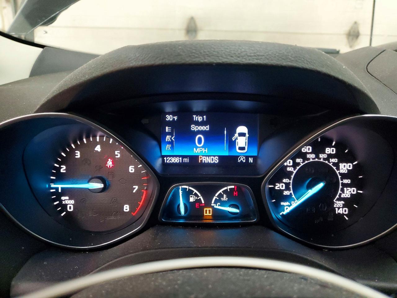 2017 FORD ESCAPE SE photo 25