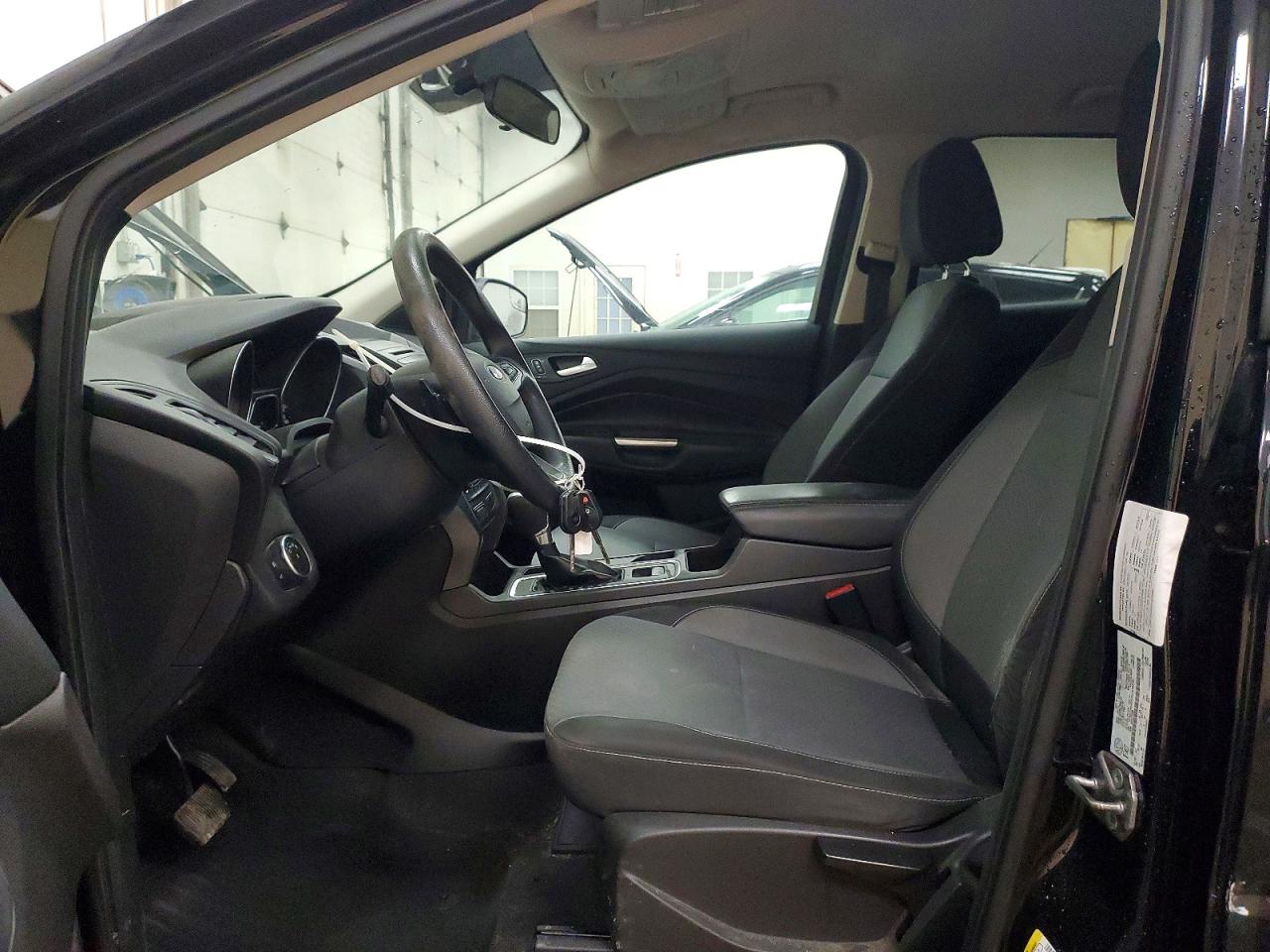 2017 FORD ESCAPE SE photo 19