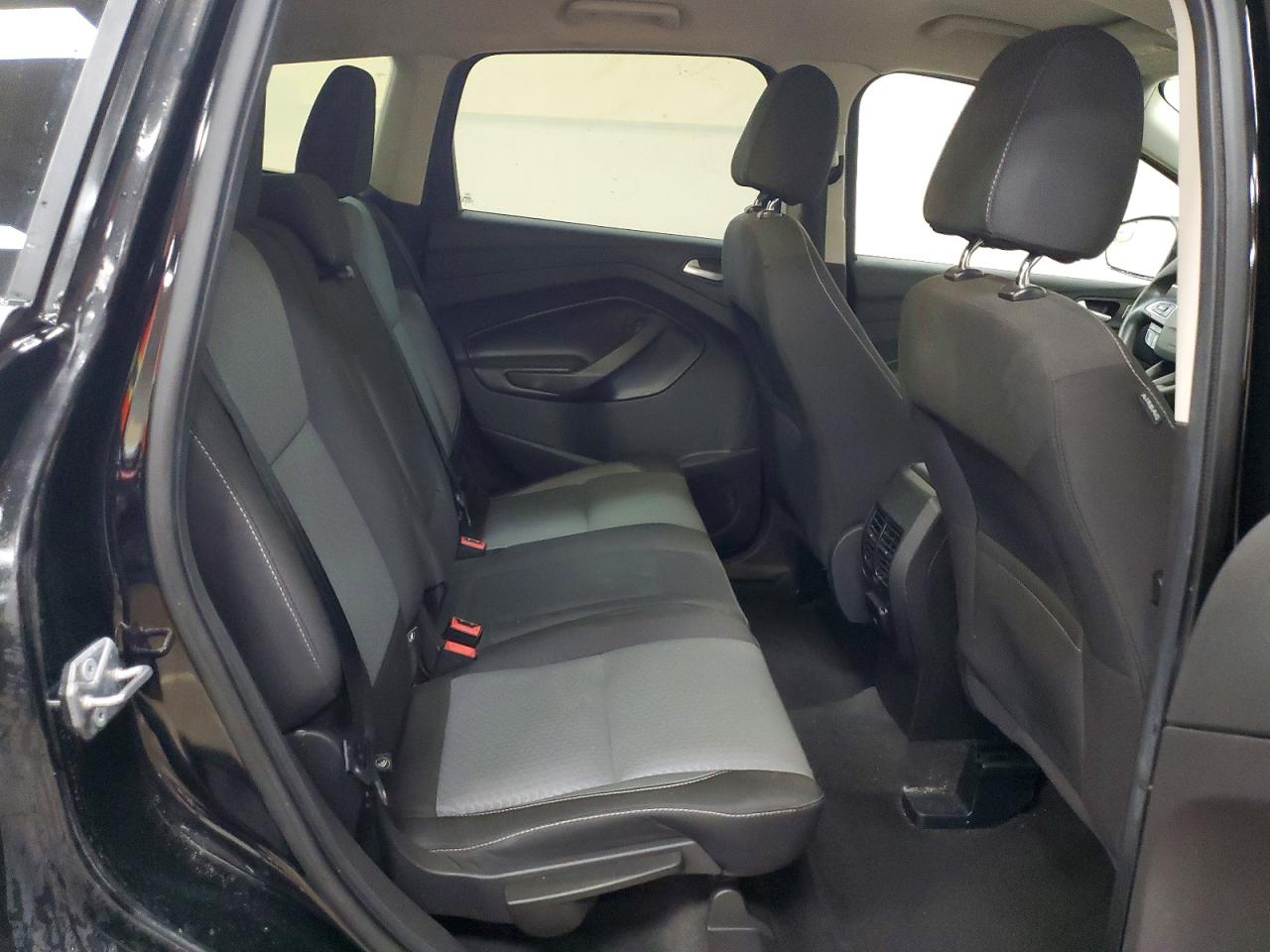 2017 FORD ESCAPE SE photo 31