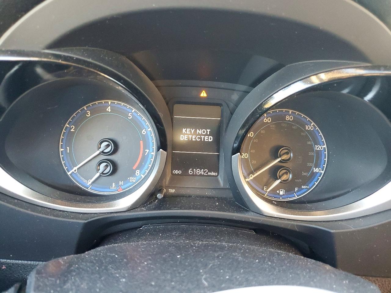 2014 TOYOTA COROLLA L photo 9