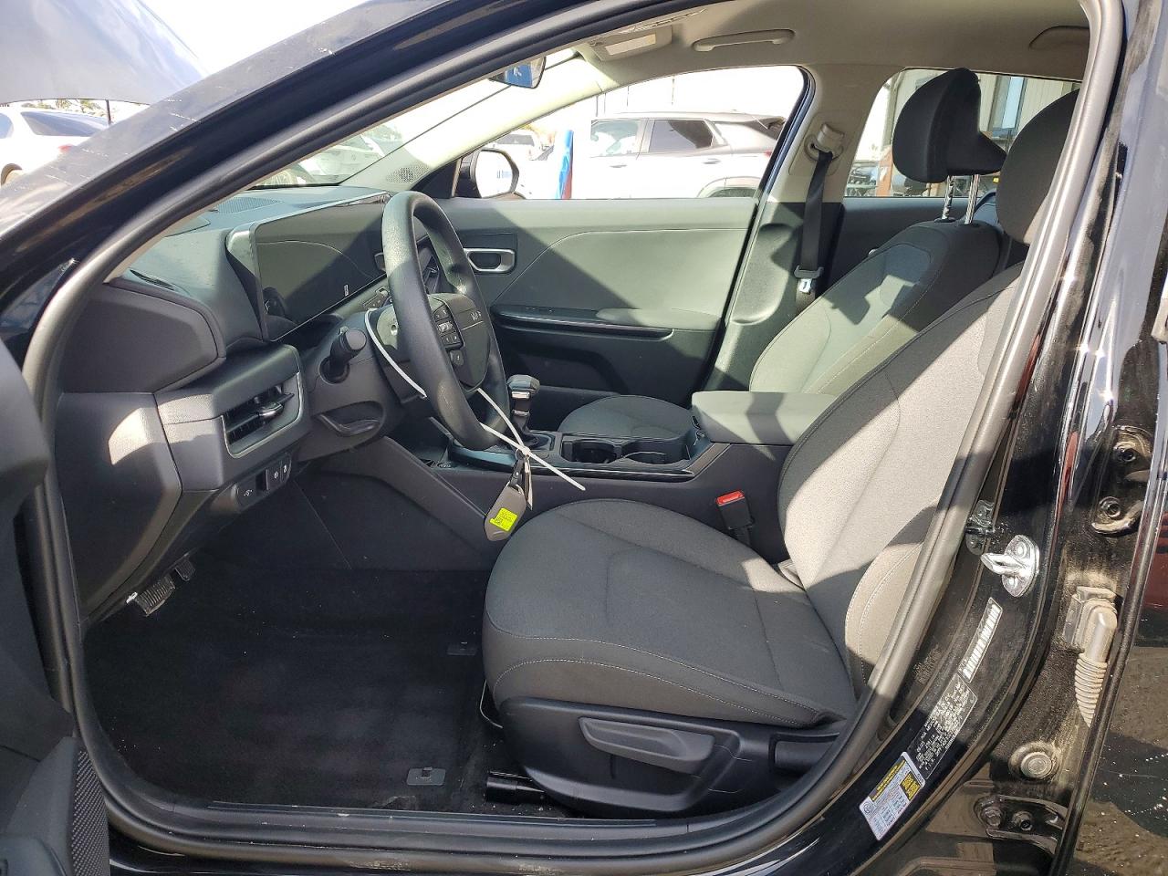 2025 KIA K4 LX photo 19