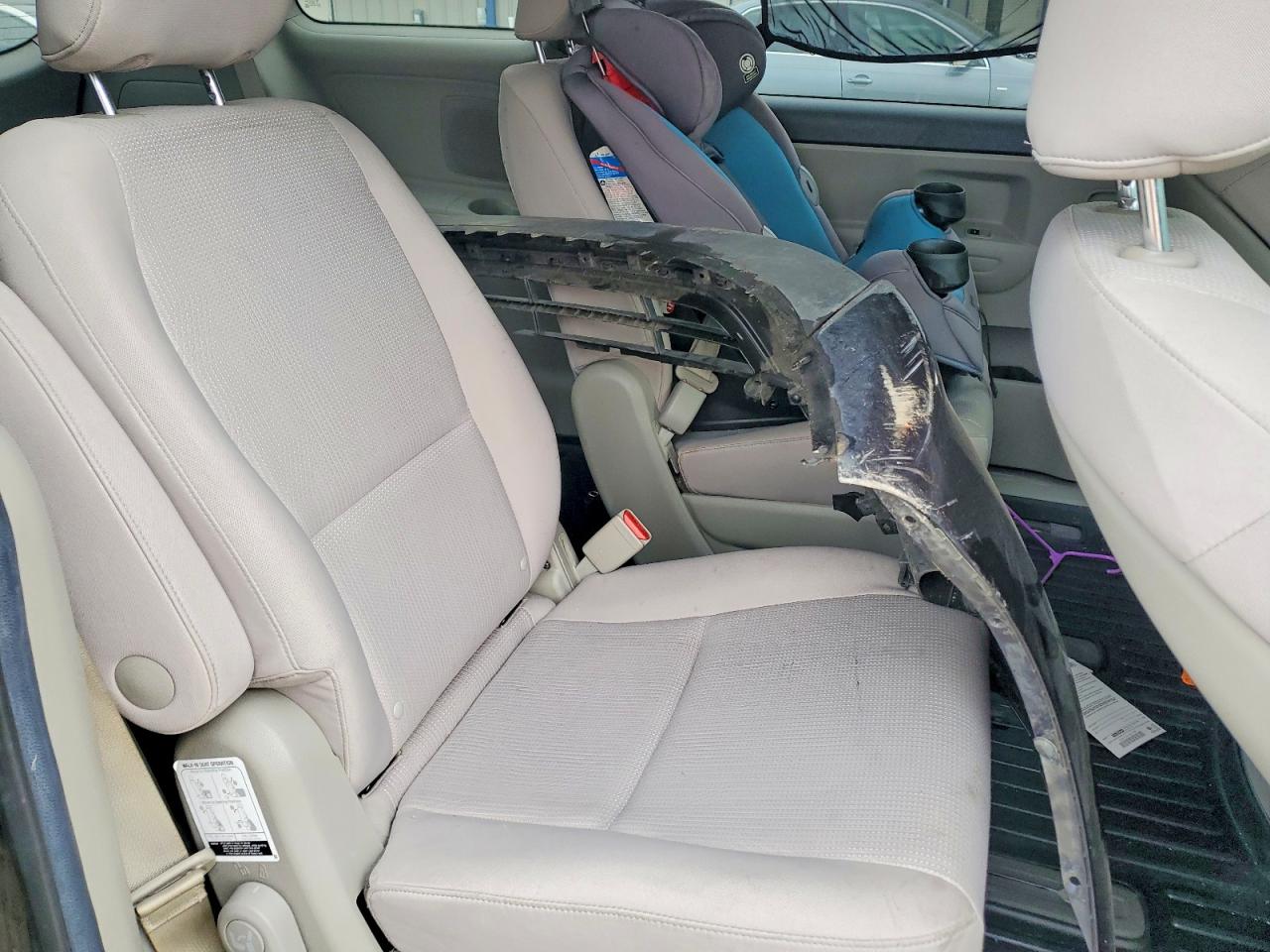 2020 KIA SEDONA LX photo 19