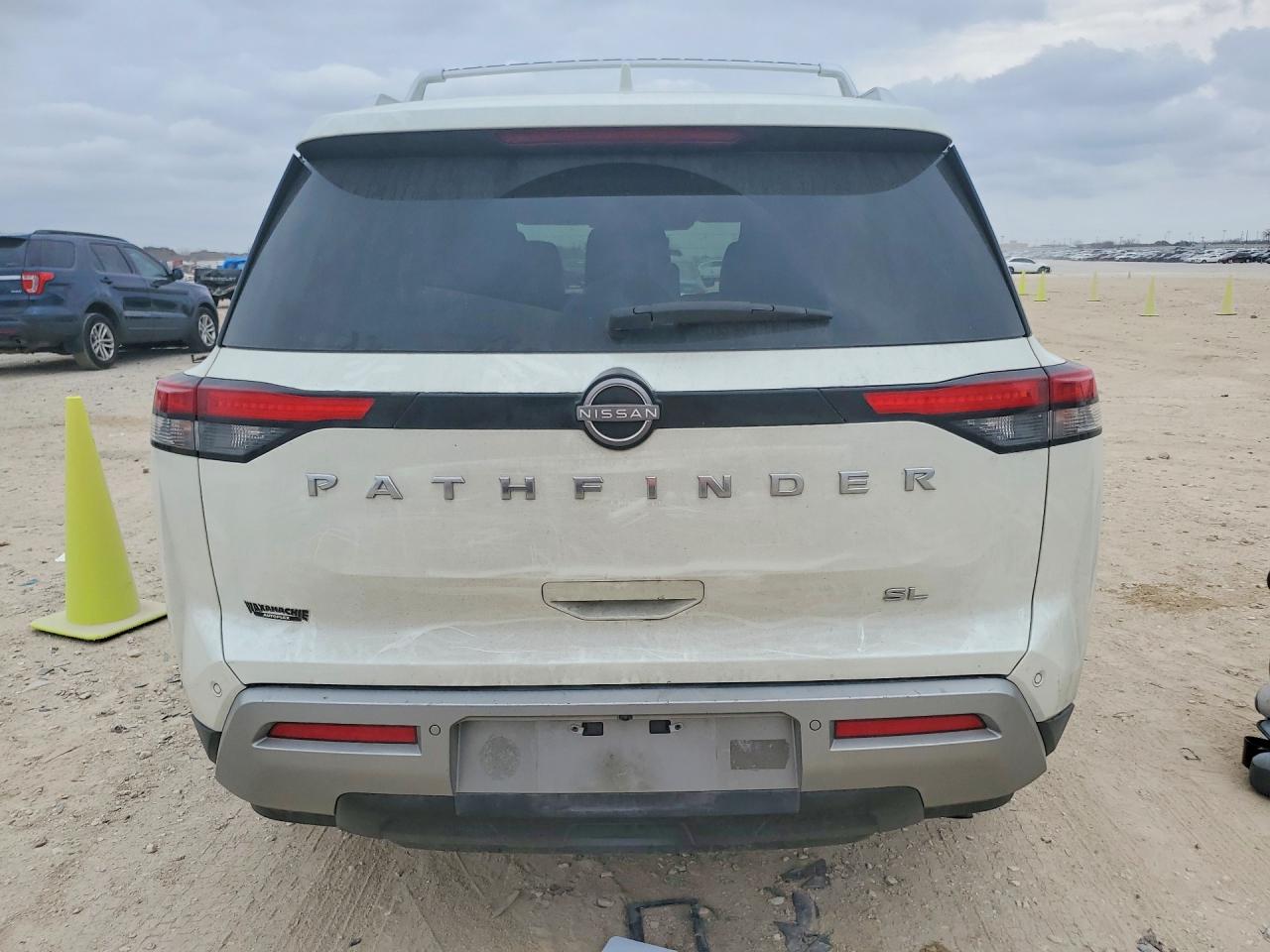 2023 NISSAN PATHFINDER SL photo 11