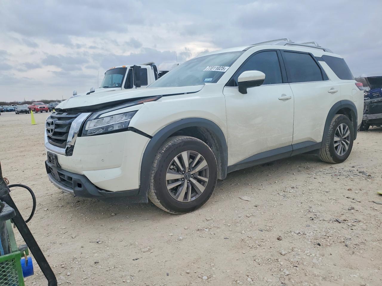 2023 NISSAN PATHFINDER