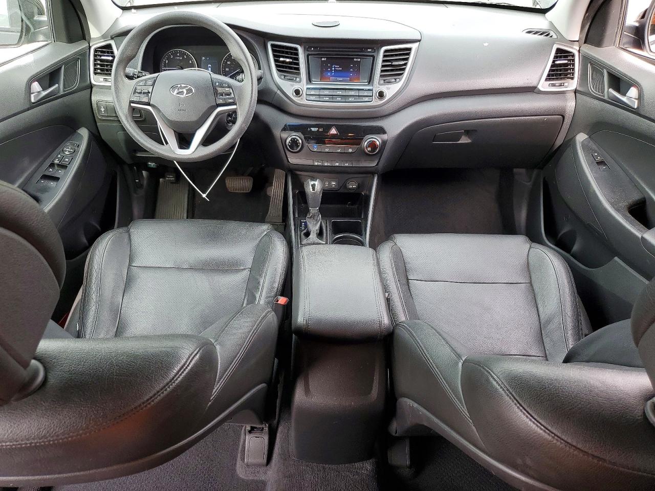 2017 HYUNDAI TUCSON SE photo 8