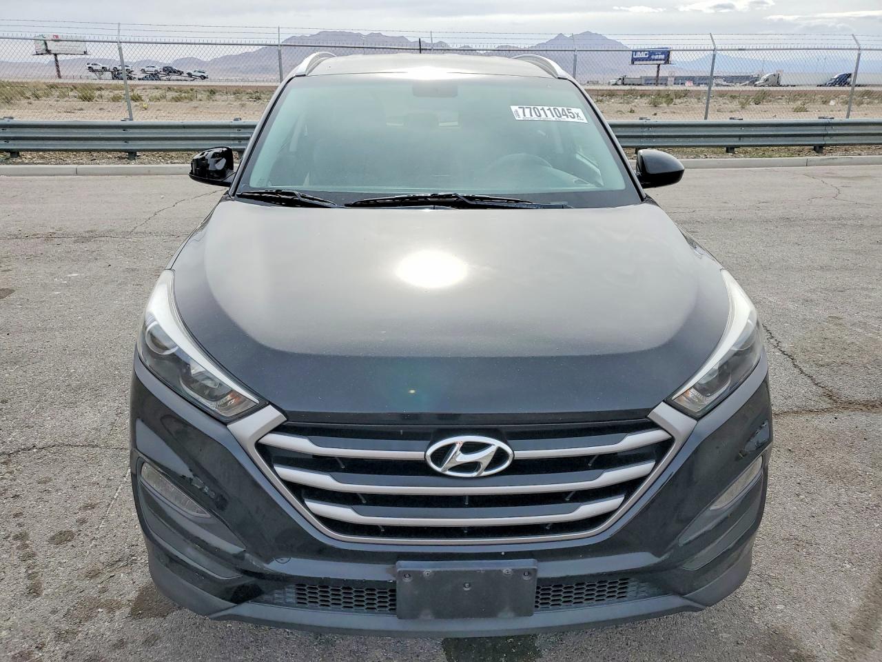 2017 HYUNDAI TUCSON SE photo 5