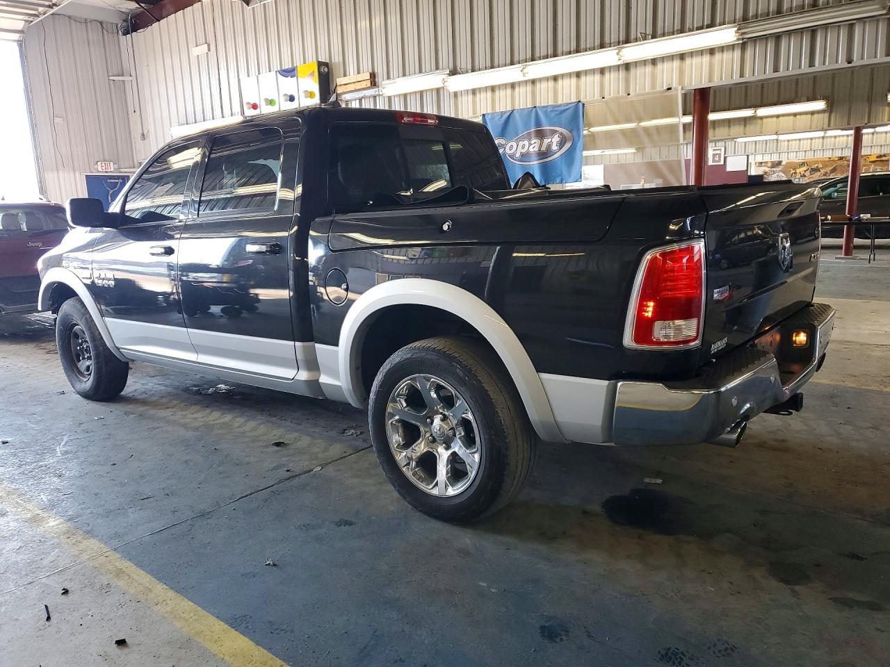 2016 RAM 1500 LARAMIE photo 3