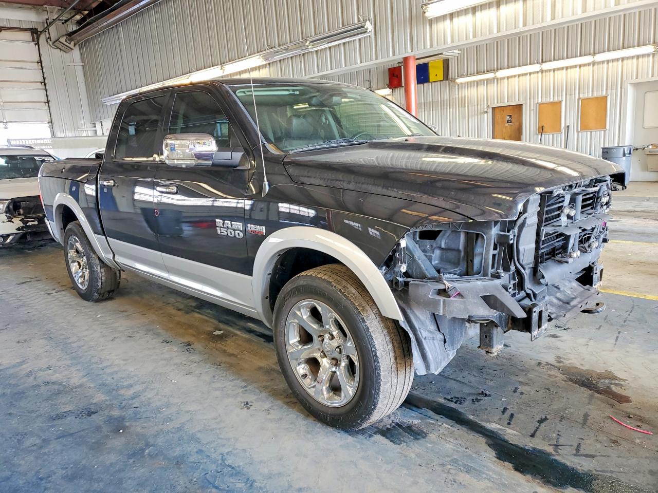 2016 RAM 1500 LARAMIE photo 7
