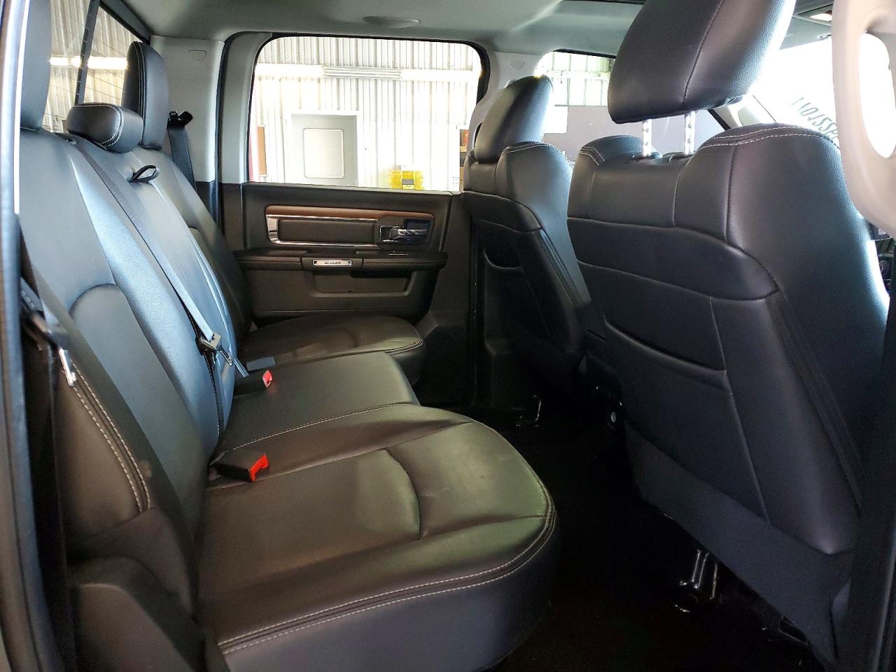 2016 RAM 1500 LARAMIE photo 19