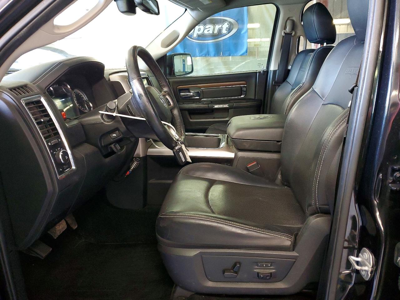 2016 RAM 1500 LARAMIE photo 13