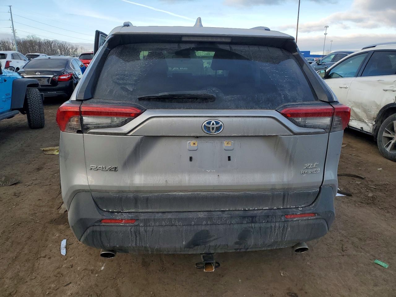 2022 TOYOTA RAV4 XLE PREMIUM photo 11
