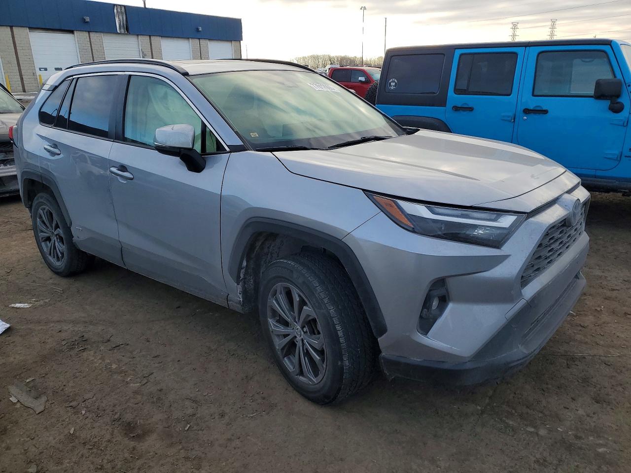 2022 TOYOTA RAV4 XLE PREMIUM photo 7