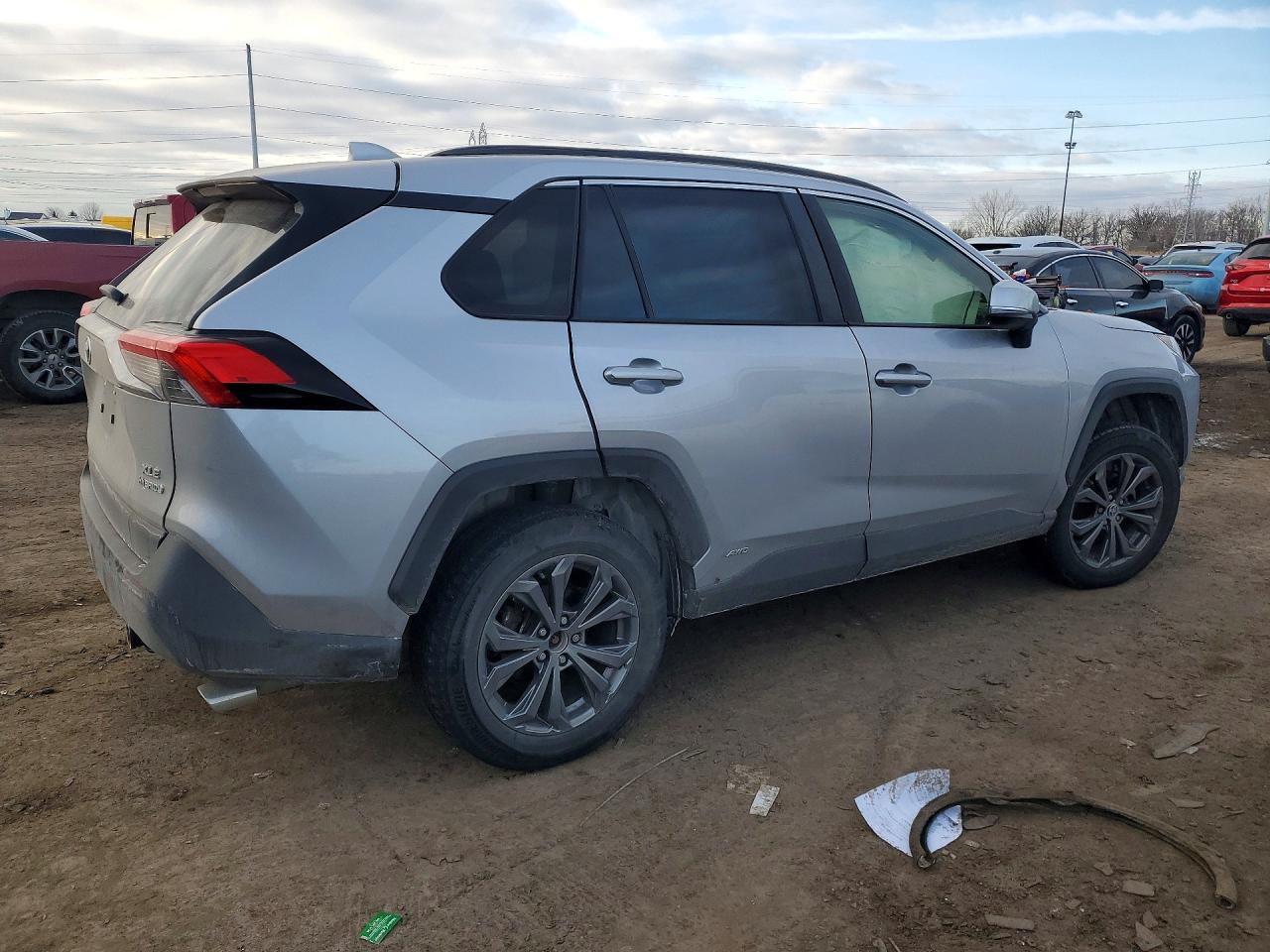 2022 TOYOTA RAV4 XLE PREMIUM photo 5