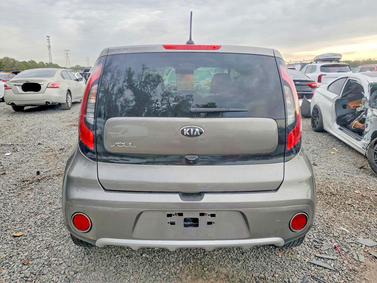 2017 KIA SOUL + photo 16