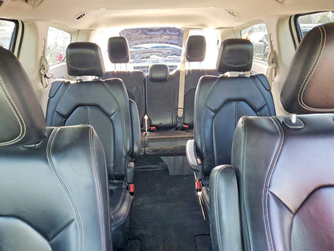 2021 CHRYSLER VOYAGER LXI photo 10