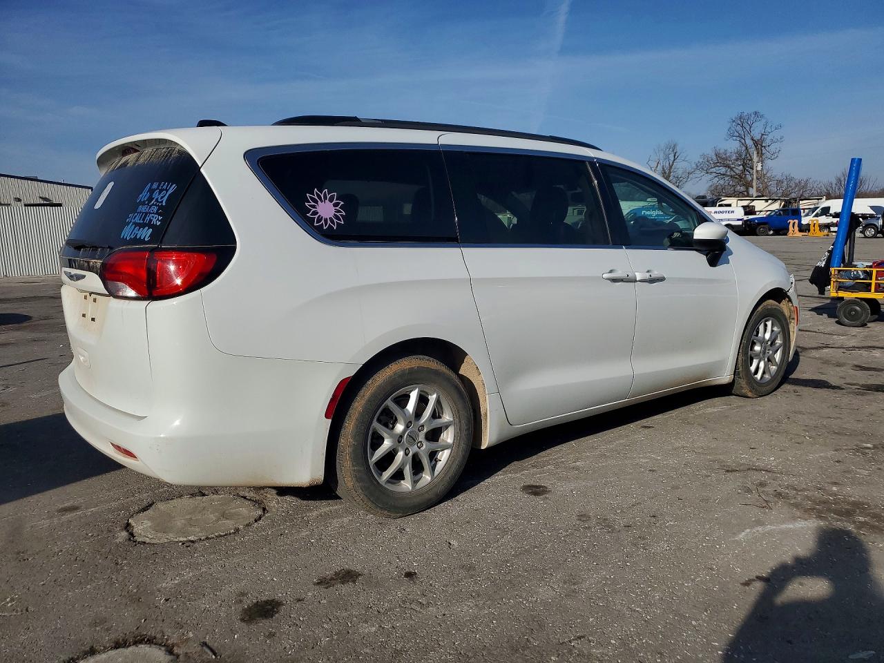 2021 CHRYSLER VOYAGER LXI photo 3