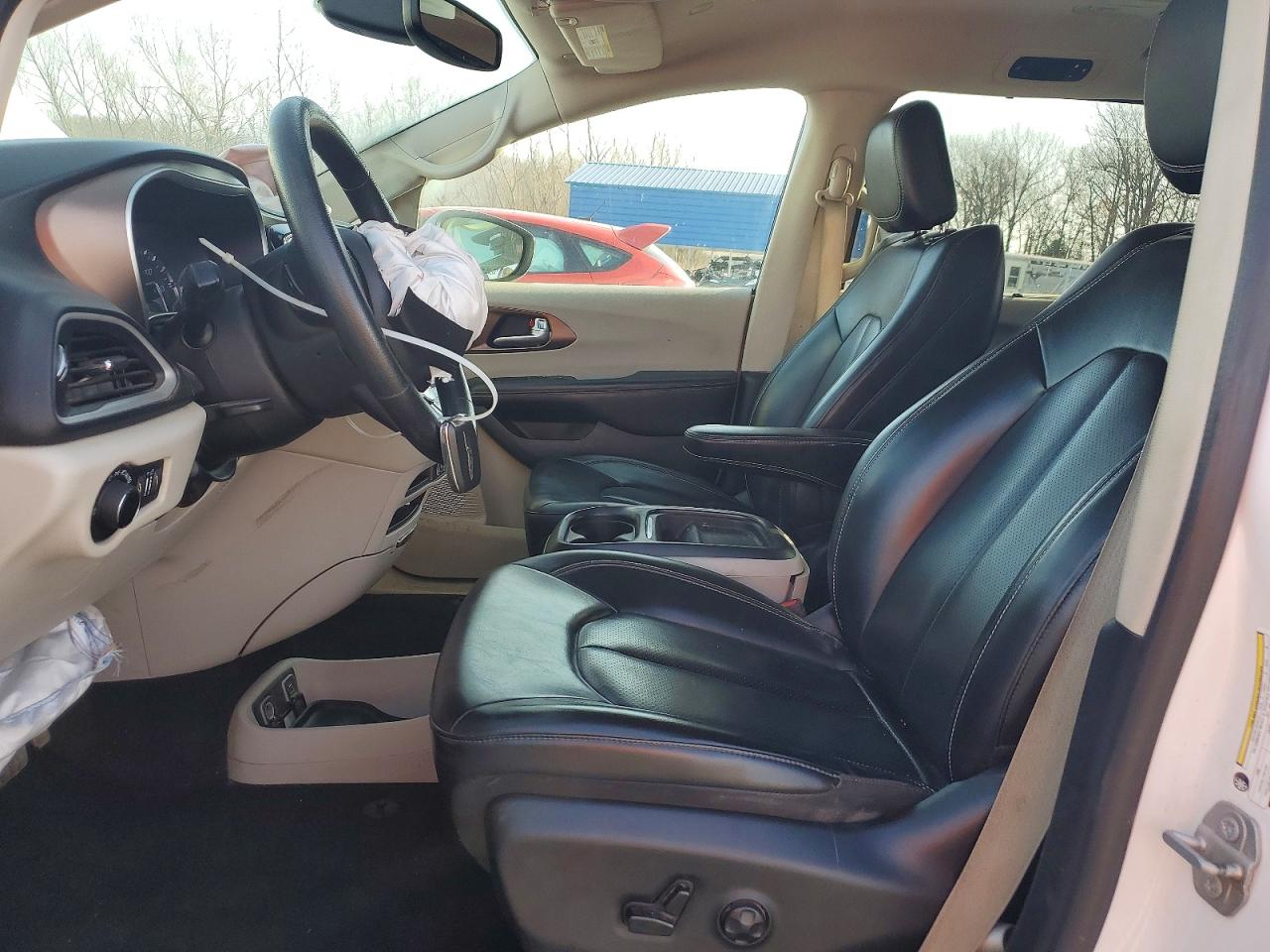 2021 CHRYSLER VOYAGER LXI photo 7