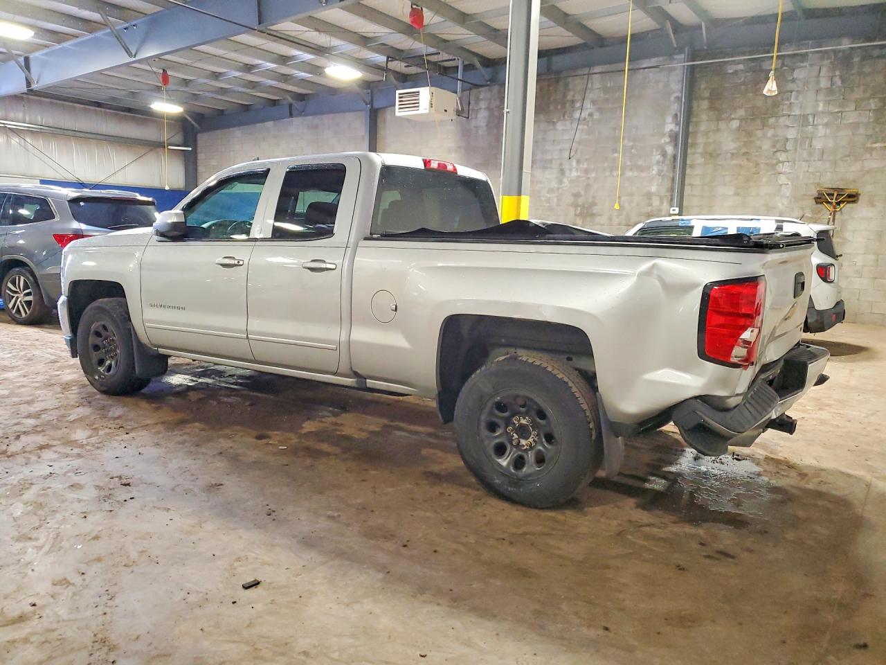 2017 CHEVROLET SILVERADO K1500 LT photo 4