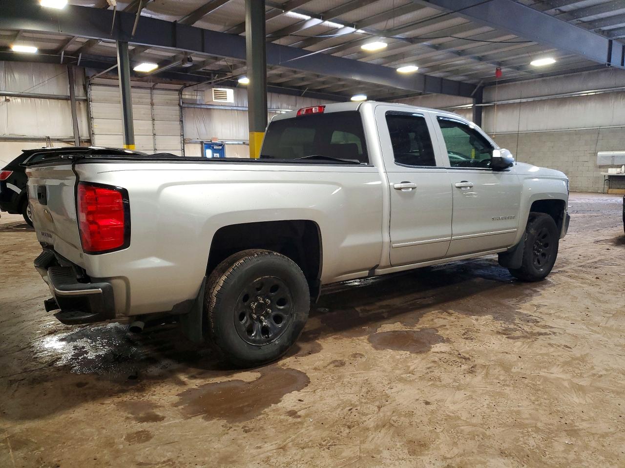 2017 CHEVROLET SILVERADO K1500 LT photo 7