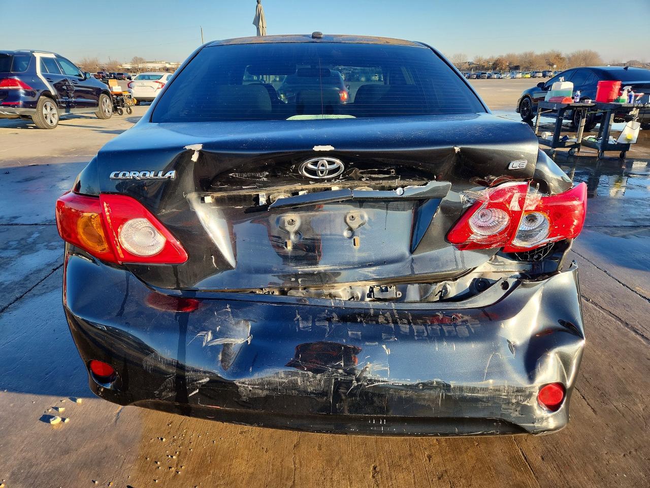 2010 TOYOTA COROLLA LE photo 11