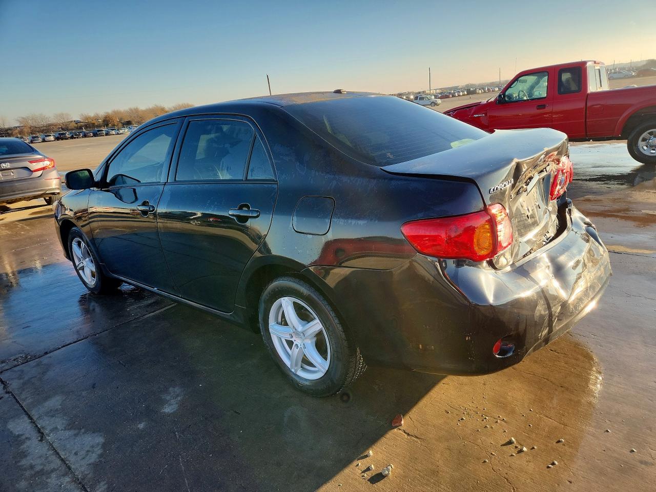 2010 TOYOTA COROLLA LE photo 3