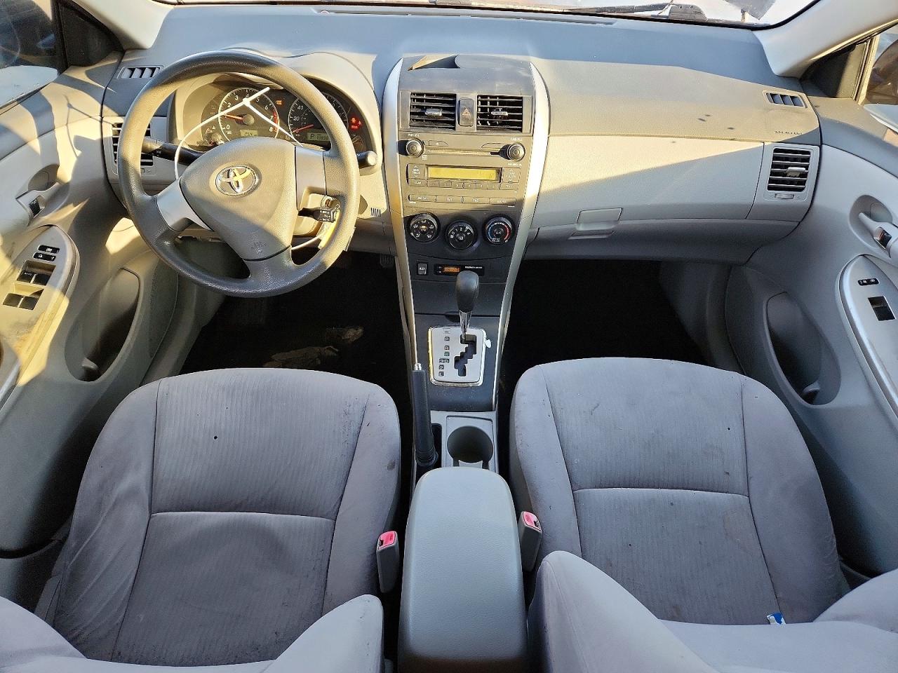 2010 TOYOTA COROLLA LE photo 15