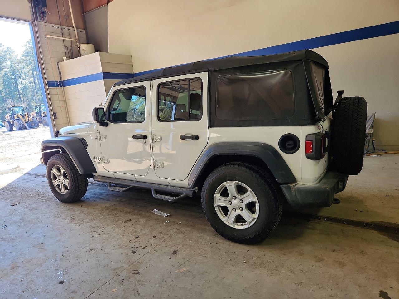 2018 JEEP WRANGLER UNLIMITED SPORT photo 2