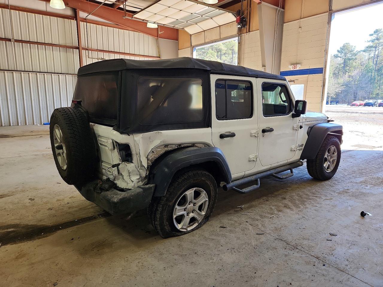 2018 JEEP WRANGLER UNLIMITED SPORT photo 3