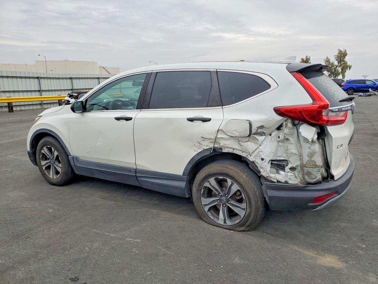 2018 HONDA CR-V LX photo 3
