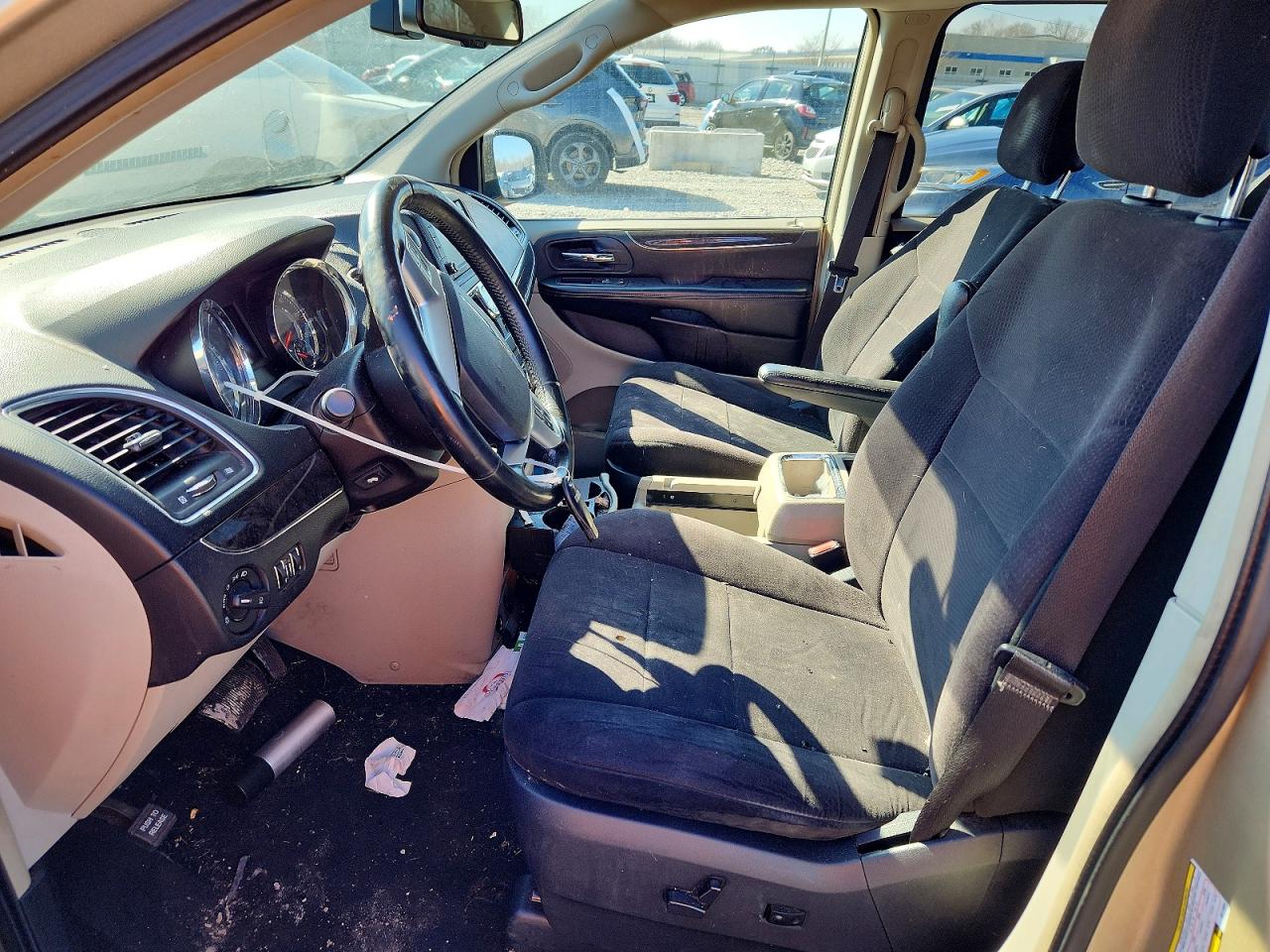 2011 CHRYSLER TOWN & COUNTRY TOURING photo 13
