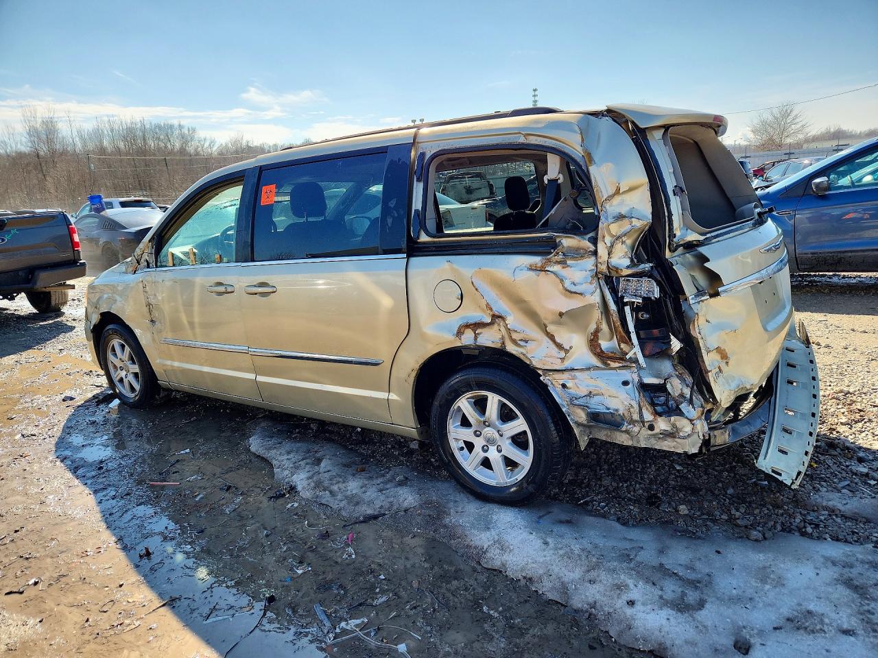 2011 CHRYSLER TOWN & COUNTRY TOURING photo 3