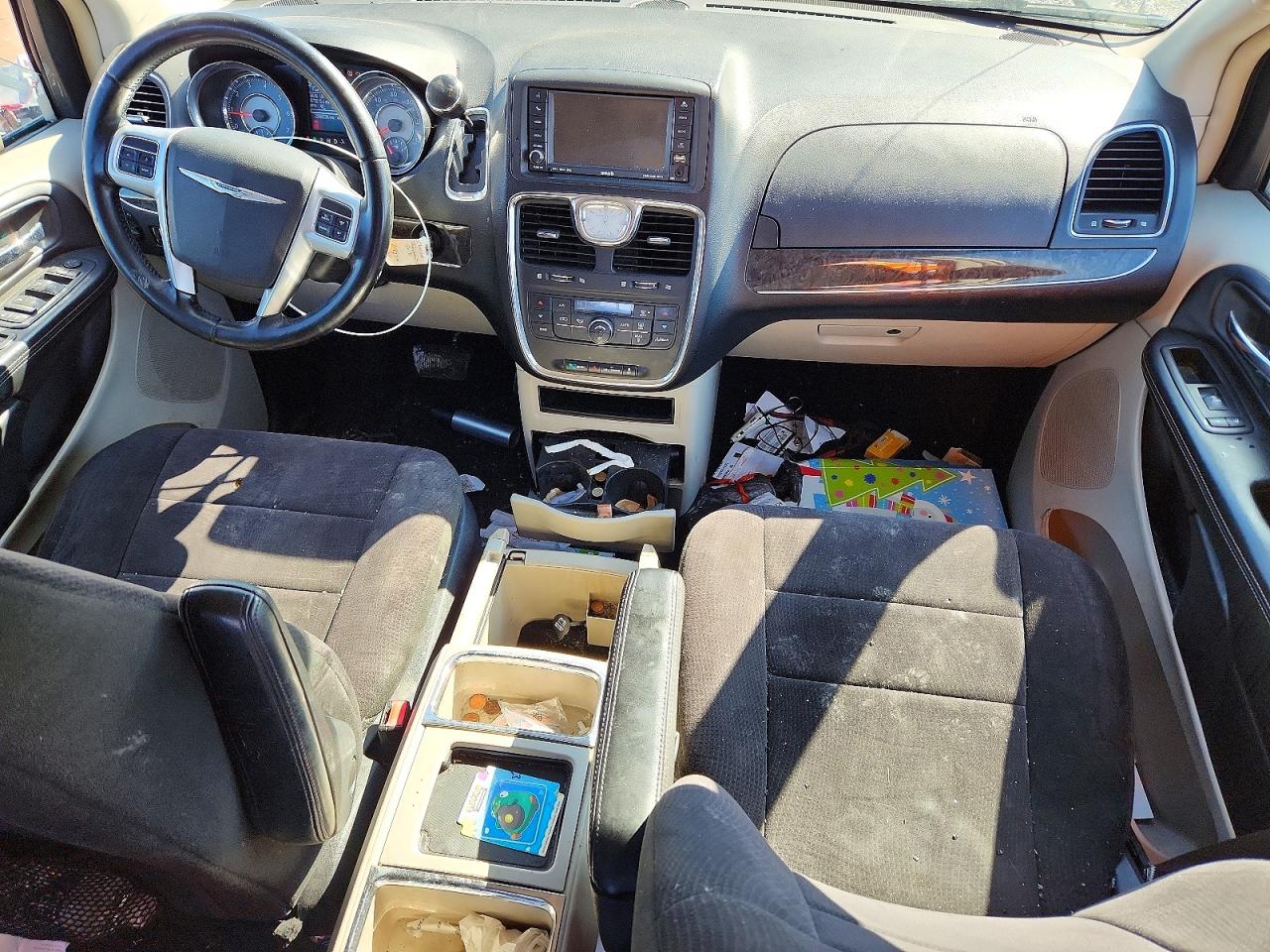 2011 CHRYSLER TOWN & COUNTRY TOURING photo 15