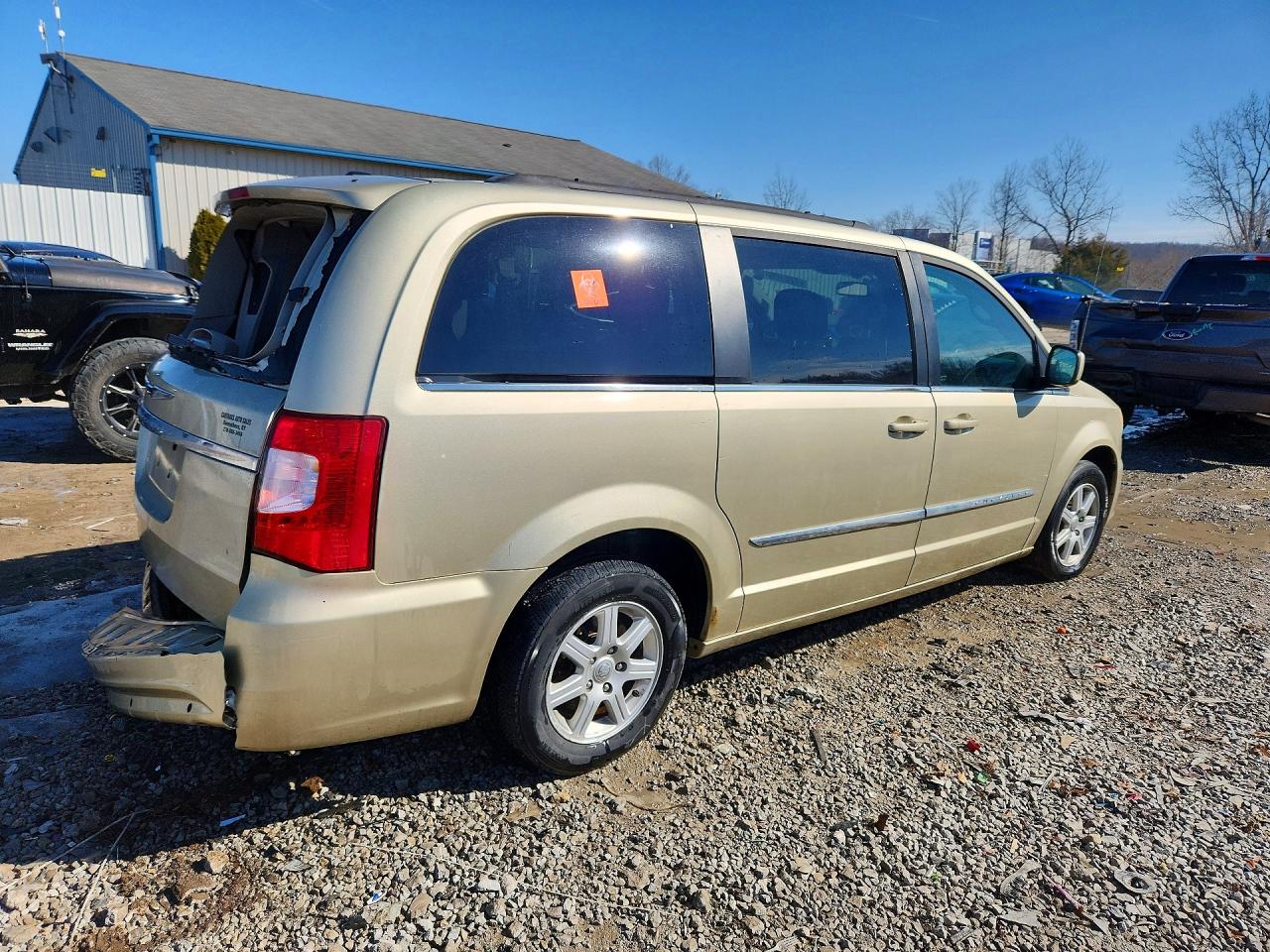 2011 CHRYSLER TOWN & COUNTRY TOURING photo 5