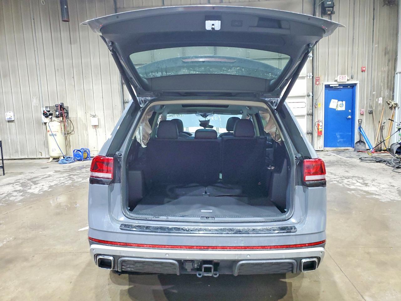2024 VOLKSWAGEN ATLAS PEAK EDITION SE photo 21