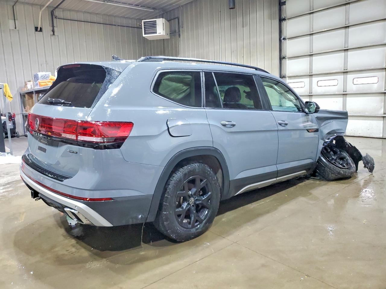 2024 VOLKSWAGEN ATLAS PEAK EDITION SE photo 9