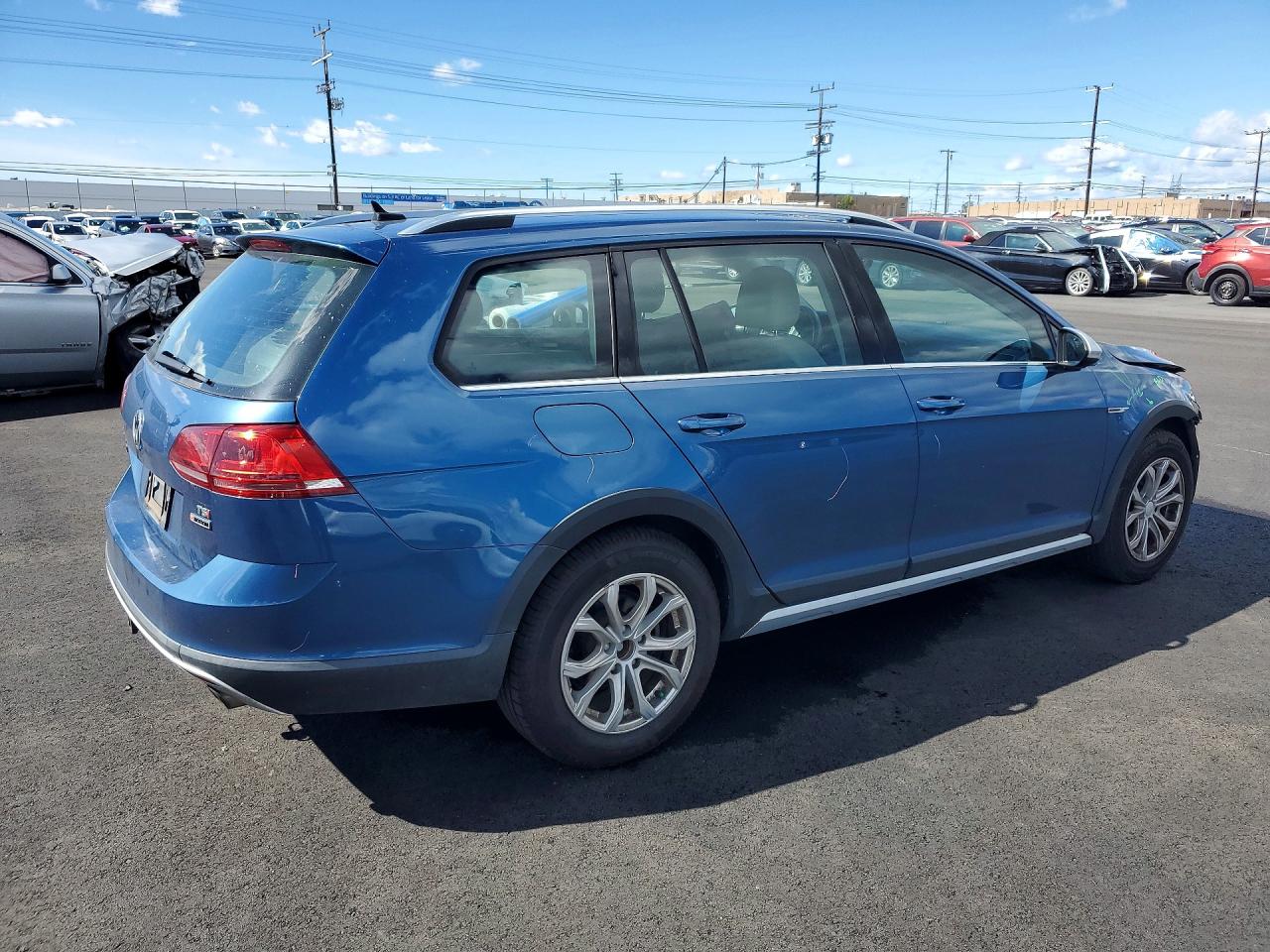 2017 VOLKSWAGEN GOLF ALLTRACK S photo 5