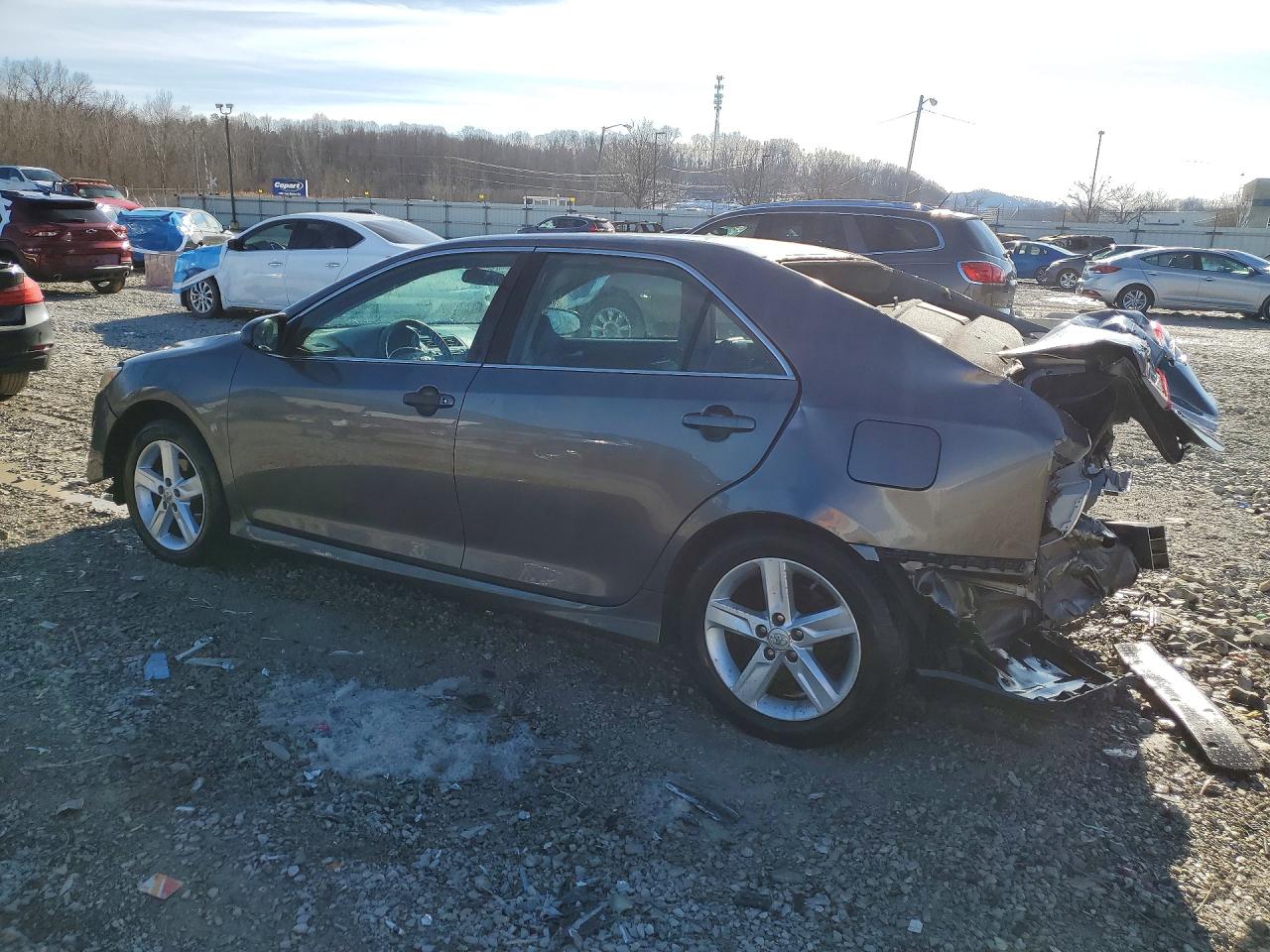 2014 TOYOTA CAMRY SE photo 2