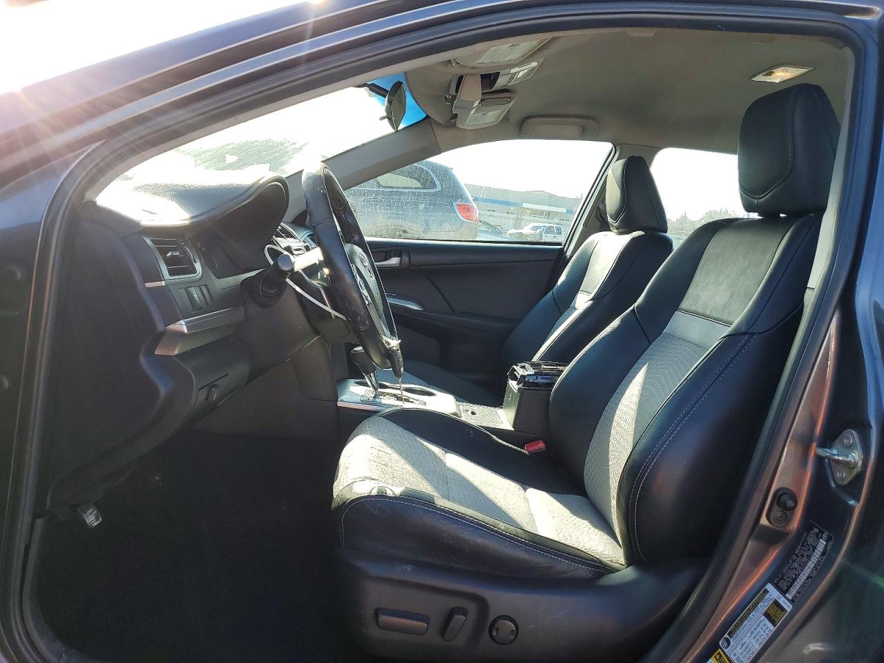 2014 TOYOTA CAMRY SE photo 7